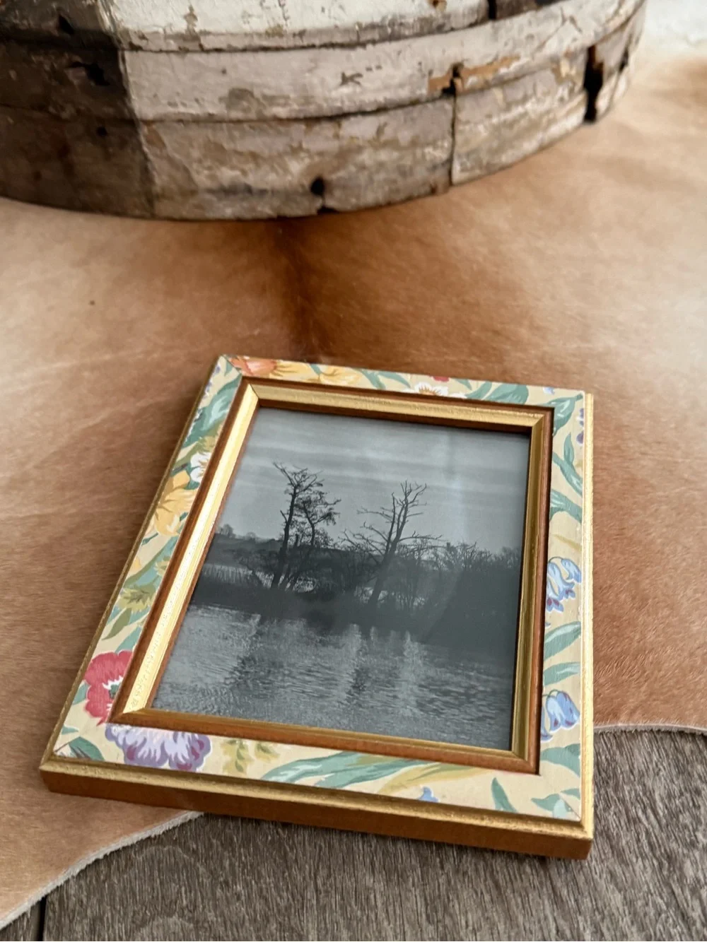 Vintage Wood Floral Frame with Black Easel Back - Black